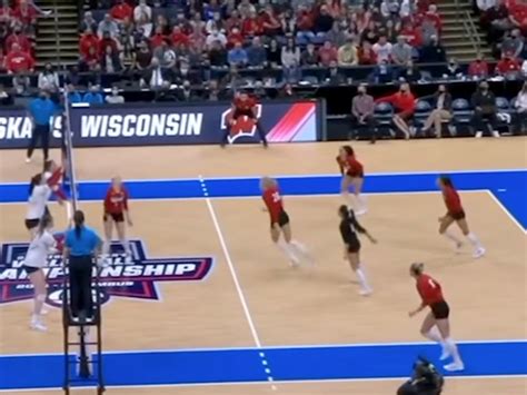 wisconsin volleyball team full leak|Probe launched into leak of ‘private’ photos of U. of Wisconsin。